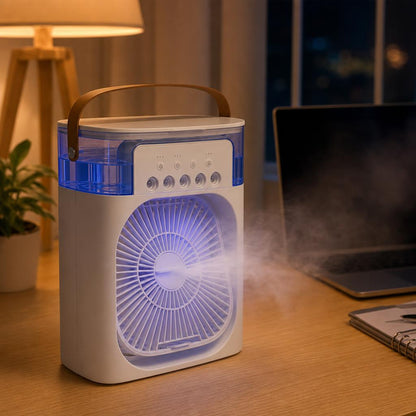 Frosty™ en una mesa de oficina por la noche, con niebla fría y luz LED
